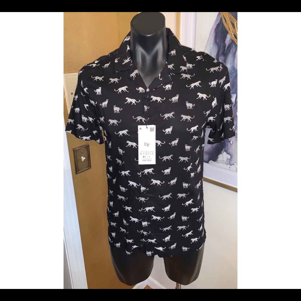 NWT DENIM & FLOWER MEN’S SHORT SLEEVE BUTTON DOWN